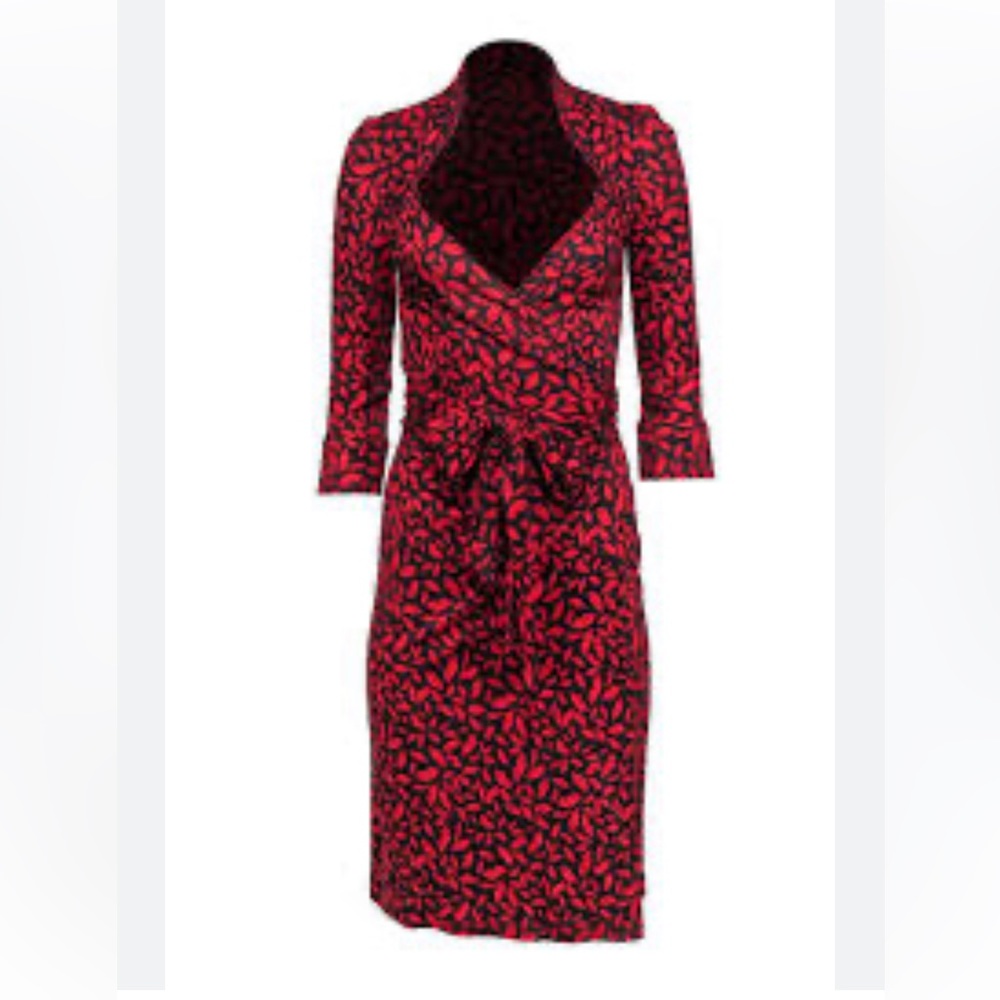 NWT Vintage Diane von Furstenberg Kiss Gildred Black Red LipWrap SILK Dress 8